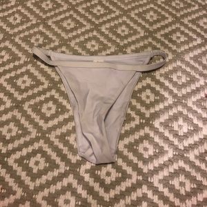 White cheeky bikini bottoms